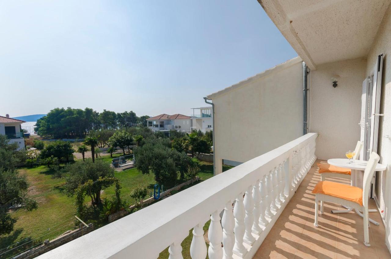 Apartments And Rooms On The Beach Vodice Exterior photo