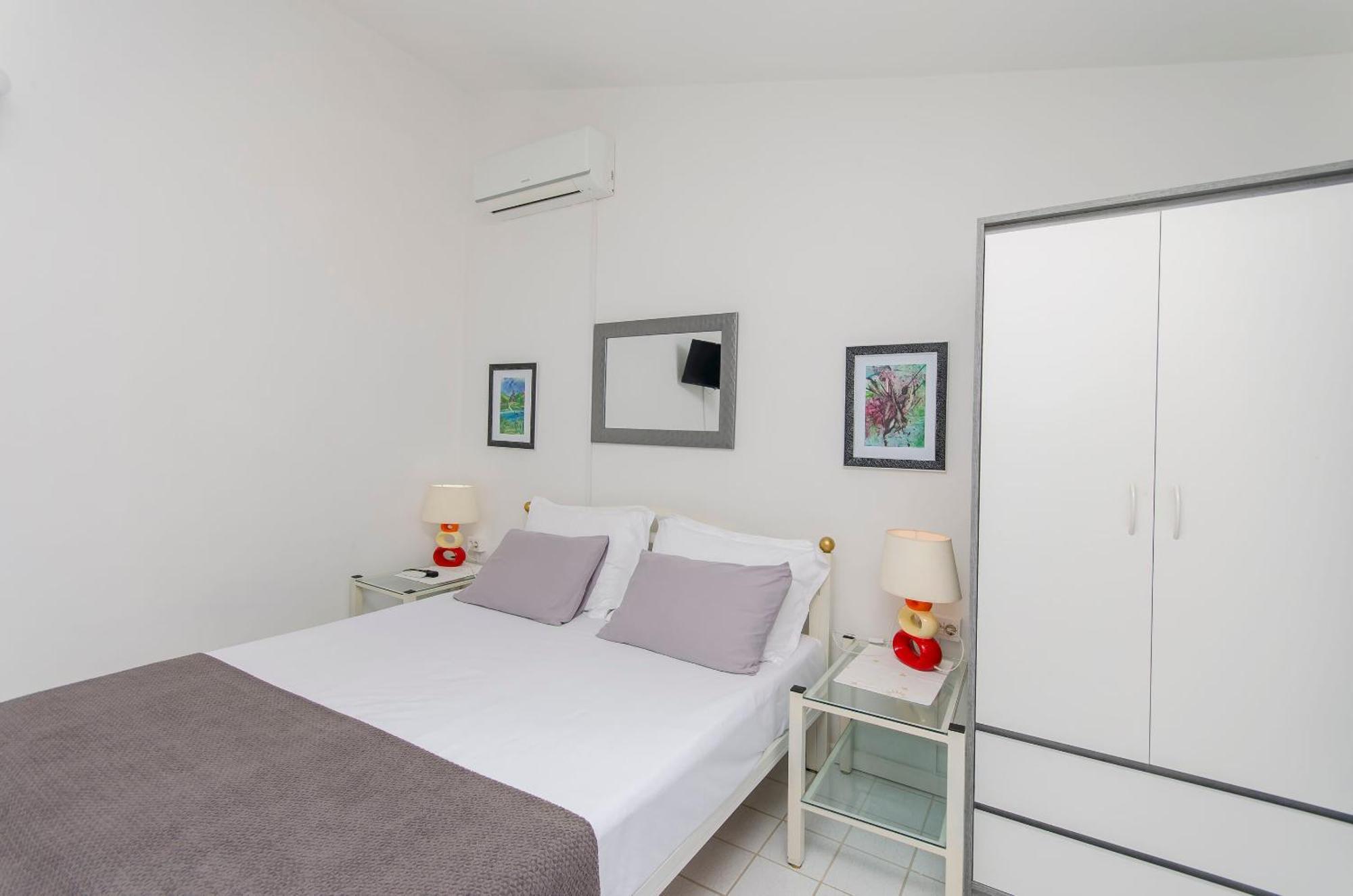 Apartments And Rooms On The Beach Vodice Exterior photo